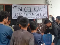 Aliansi Pemuda Sulai Segel Kantor Desa, Tuntut Pencopotan Pj Kades